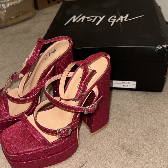 Glitter Strappy Platform Heel - Picture 3 of 3